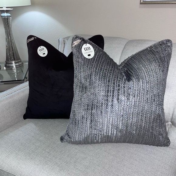 1-NWT CALLISTO HOME FUR/VELVET DECORATIVE PILLOW (Read description for details) - Picture 7 of 17